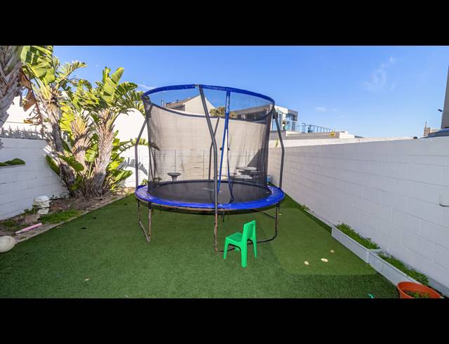 3 BEDROOM HOUSE TO LET IN WAVES EDGE